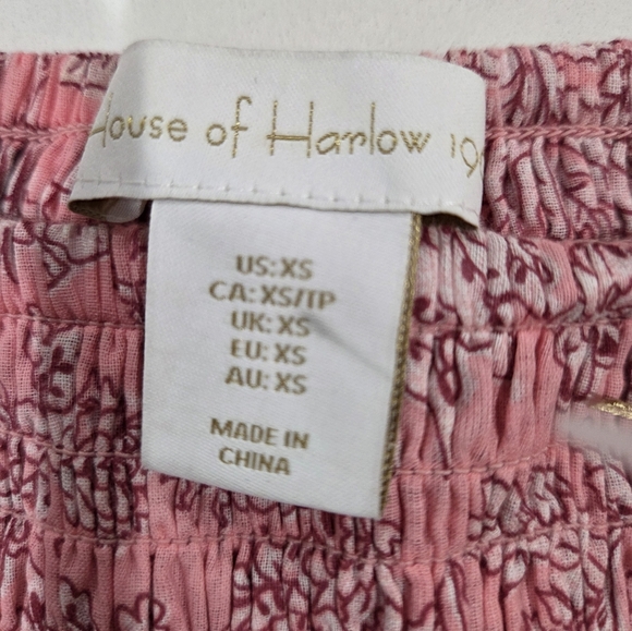 House of Harlow 1960 Pink Textured Fabric - Picture 9 of 11